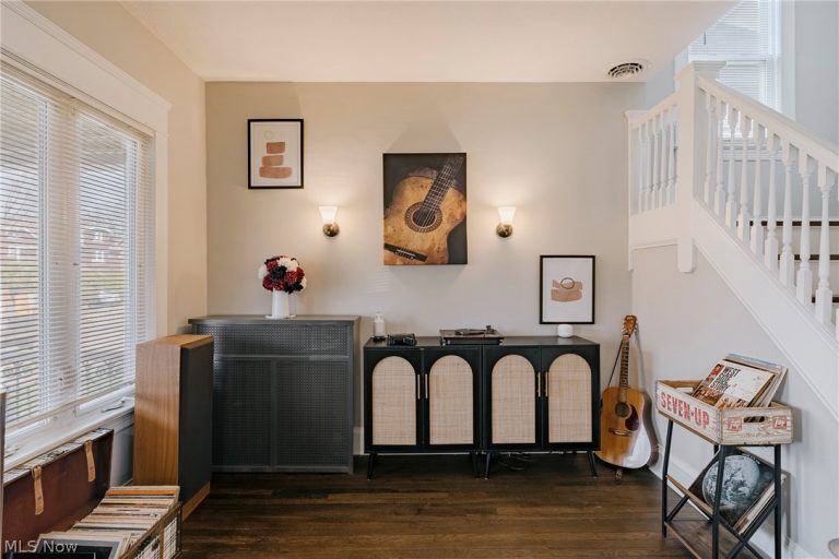 4602 Beta Avenue, Newburgh Heights, OH - Photo 4