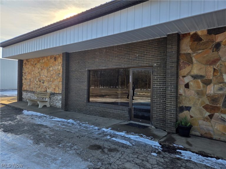 10511 Main Street, Mantua, OH - Photo 3