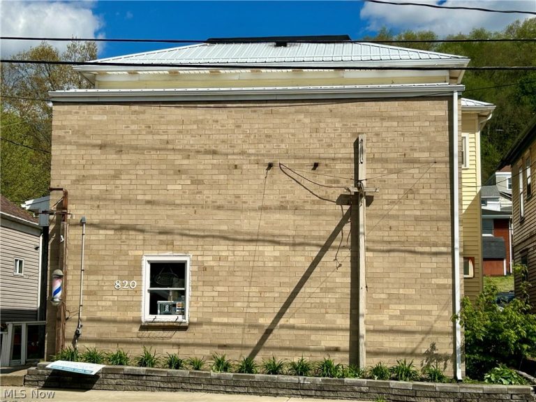 820 Commerce Street, Wellsburg, WV, 26070