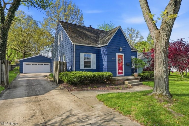 1620 Sackett Avenue, Cuyahoga Falls, OH - Photo 2