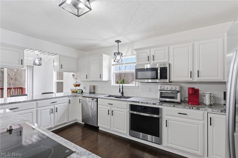 482 Brentwood Boulevard, Copley, OH - Photo 8