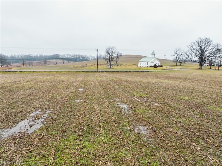 3967 Crooked Run Road, New Philadelphia, OH - Photo 4