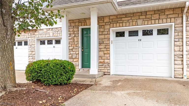 5200 Heather Field Circle #C2, Parma, OH - Photo 5