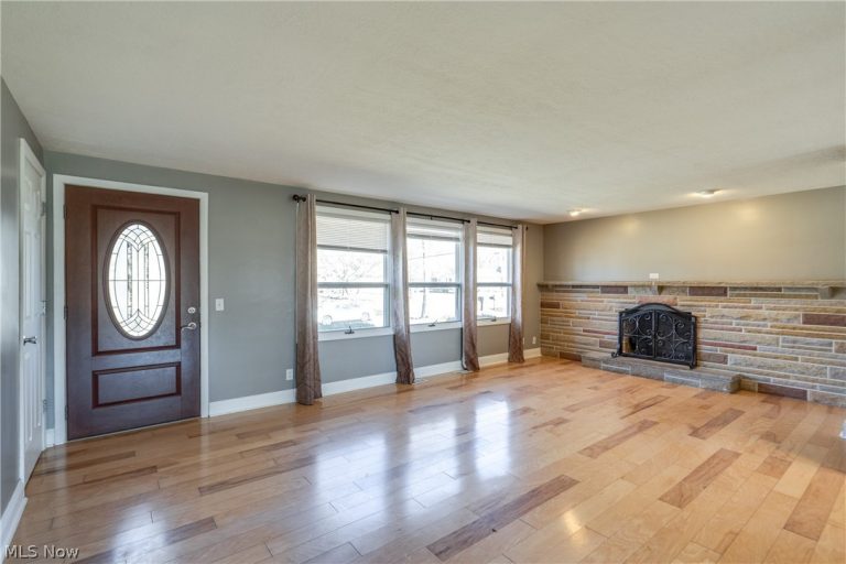 6814 Skylane Street, North Canton, OH - Photo 8