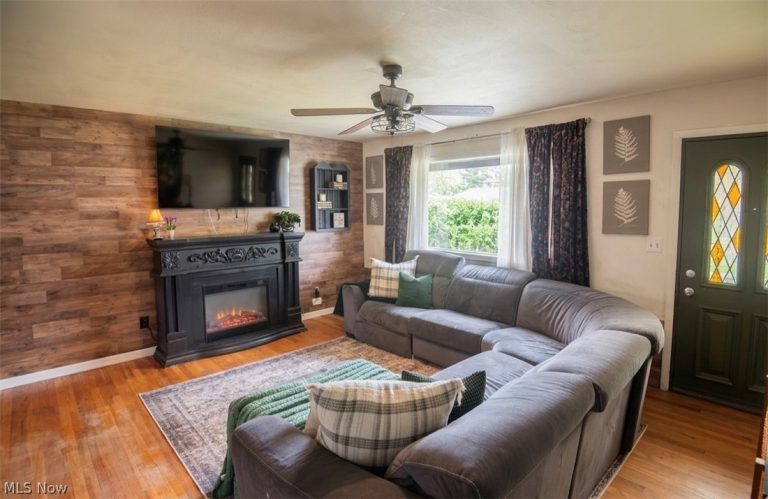 1514 Difford Drive, Niles, OH - Photo 4