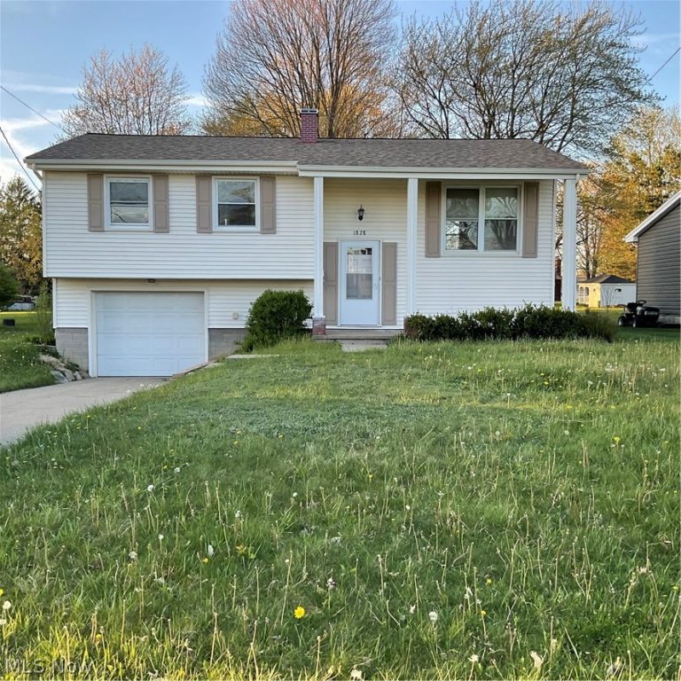 1828 Basil Avenue, Youngstown, OH, 44514