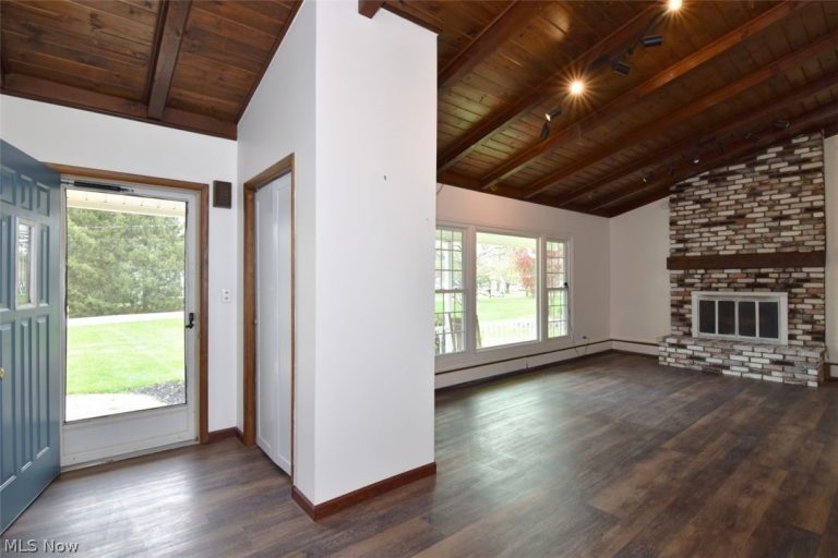 381 Hickory Hill Road, Chagrin Falls, OH - Photo 3