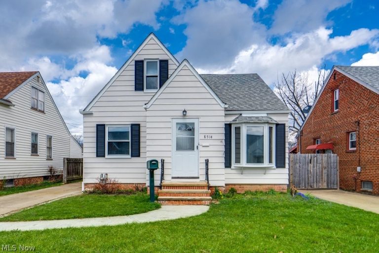 8514 Deerfield Drive, Parma, OH, 44129
