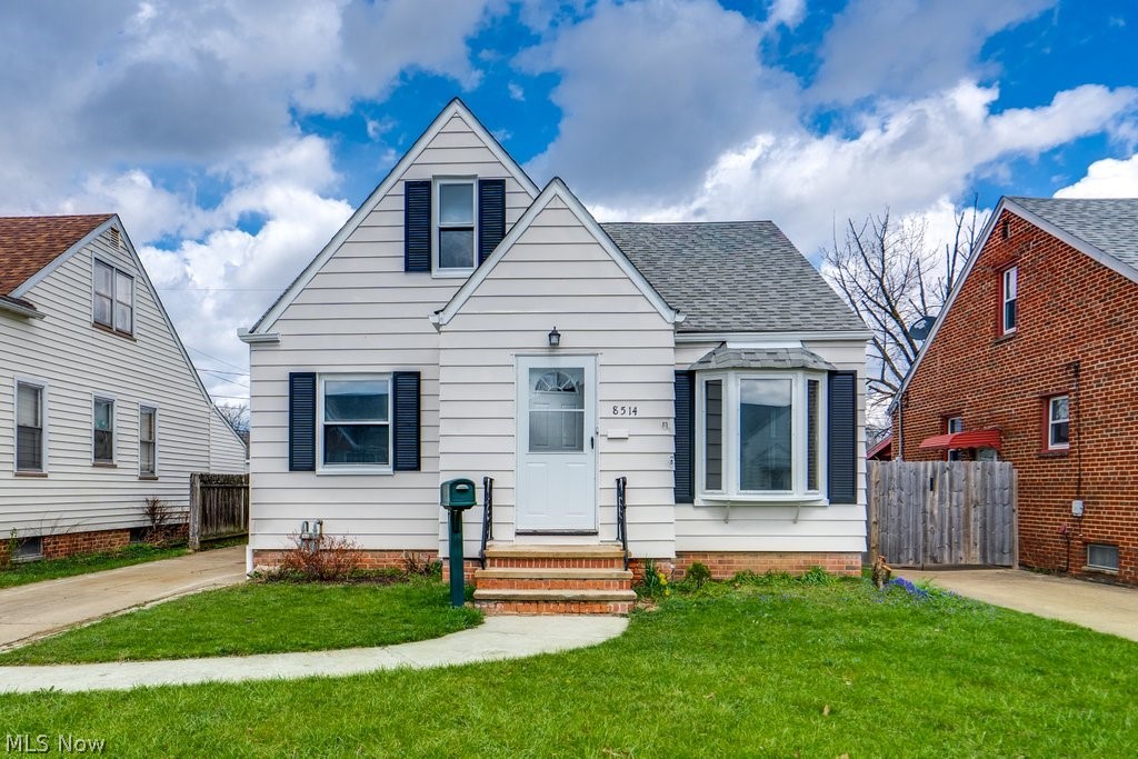 8514 Deerfield Drive, Parma, OH