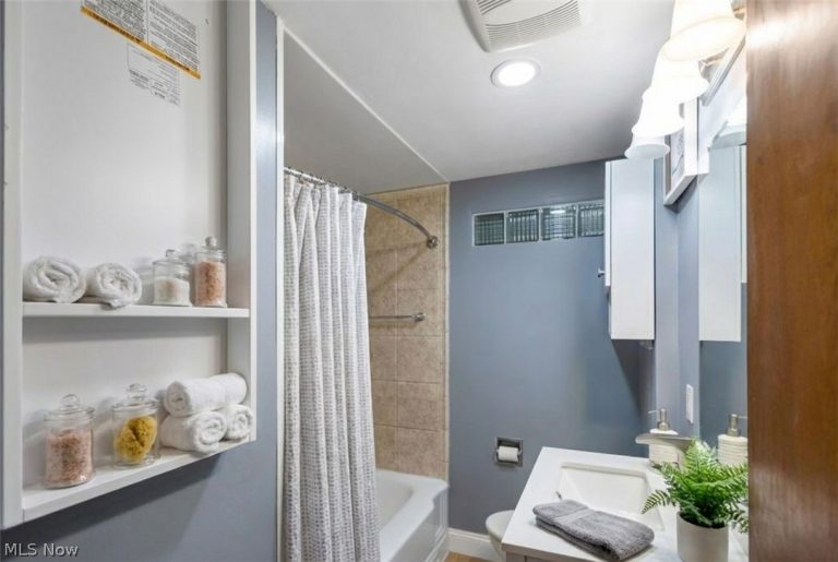 2249 Coleman Drive, Youngstown, OH - Photo 8