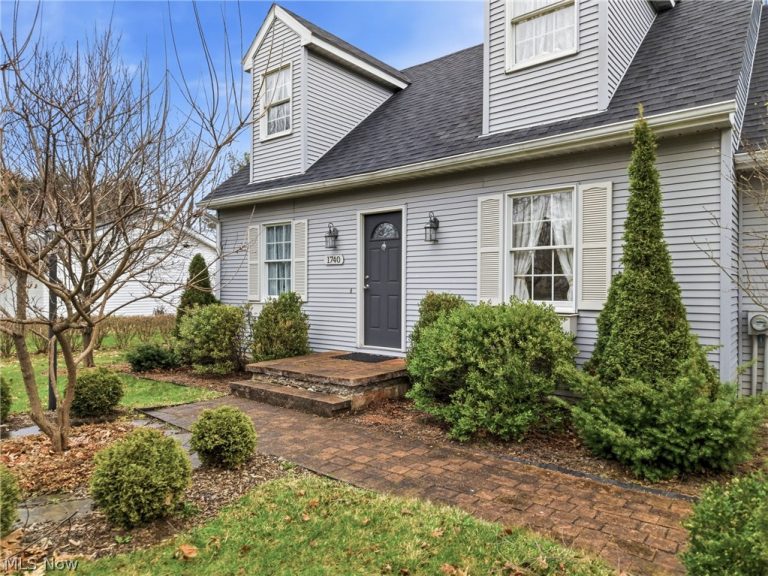 1740 Hearthside Drive, Salem, OH - Photo 3