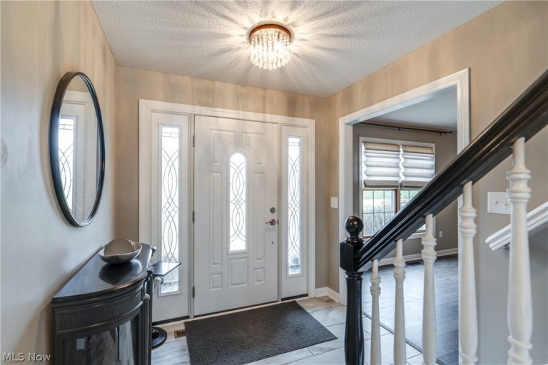 5452 Shadow Field Circle, Louisville, OH - Photo 4