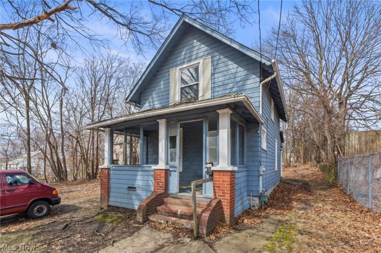 185 Stanton Avenue, Akron, OH - Photo 2