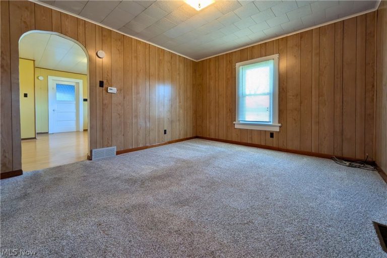 7538 Wolfes Crossing Road, Gnadenhutten, OH - Photo 2