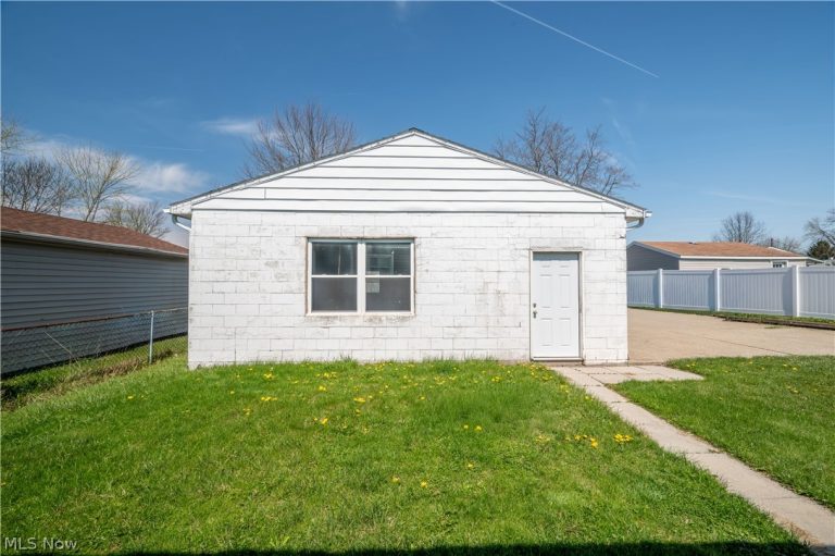 739 Notre Dame Avenue, Austintown, OH - Photo 4