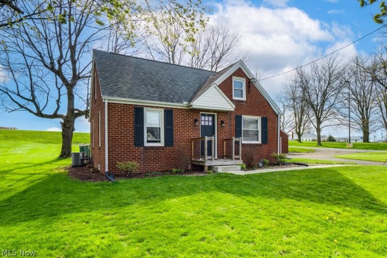 12700 Bixler Avenue, Hartville, OH - Photo 2