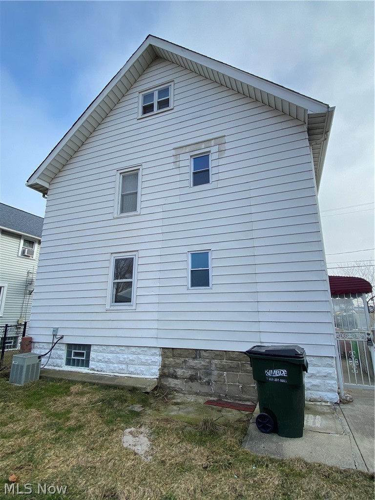 18627 Abby Avenue, Euclid, OH - Photo 3