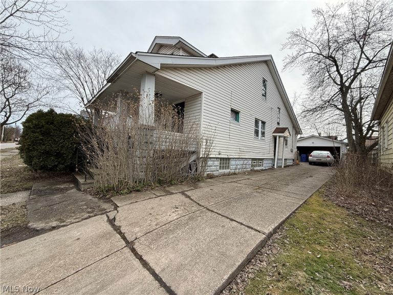 14202 Glendale Avenue, Cleveland, OH - Photo 3