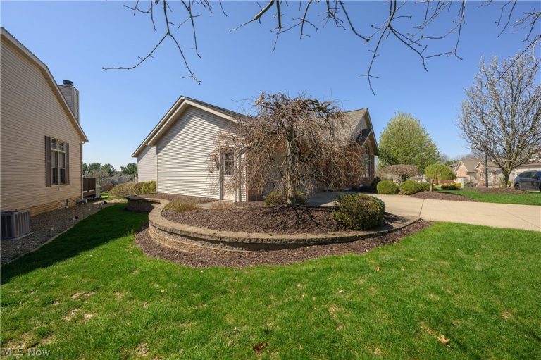 900 Cordova Drive, Barberton, OH - Photo 4