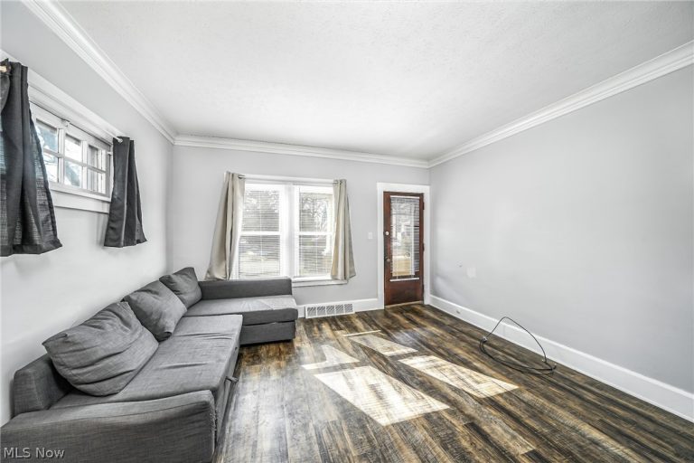 3106 Hillcrest Avenue, Cleveland, OH - Photo 6