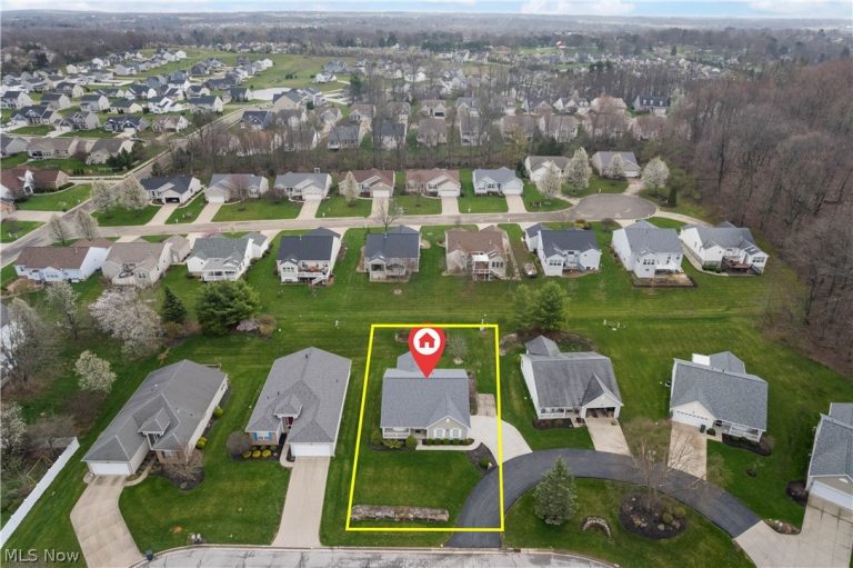 1254 White Stone Circle, Canton, OH - Photo 4