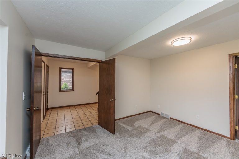 984 Meadowlark Lane, Medina, OH - Photo 6