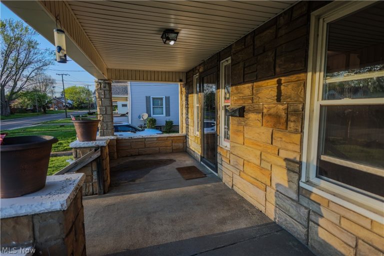 1118 Chapel Street, Louisville, OH - Photo 6