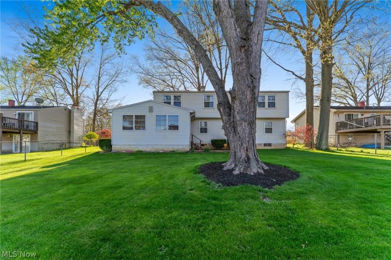 2085 Woodland Trace Street, Austintown, OH - Photo 2
