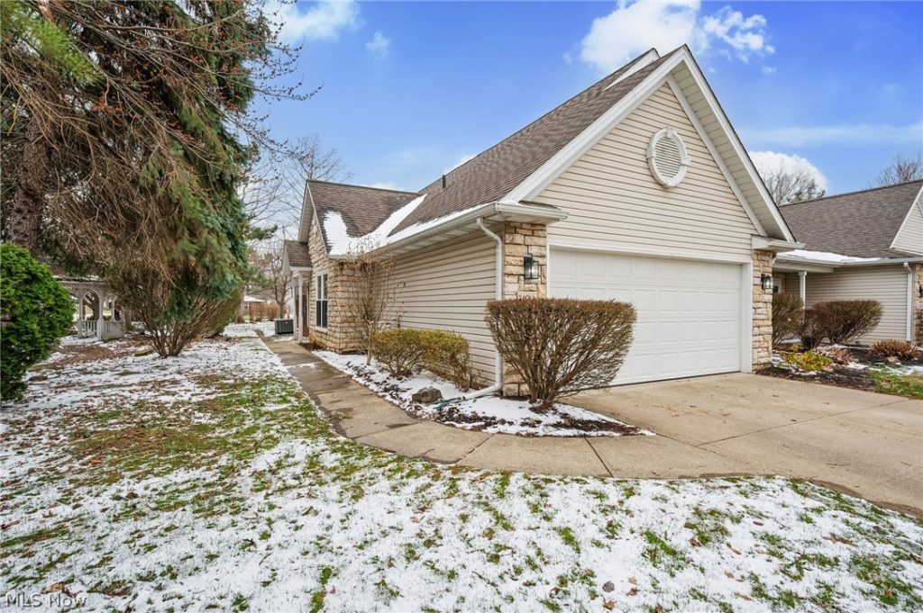 2401 Bunker Lane #A, Willoughby, OH
