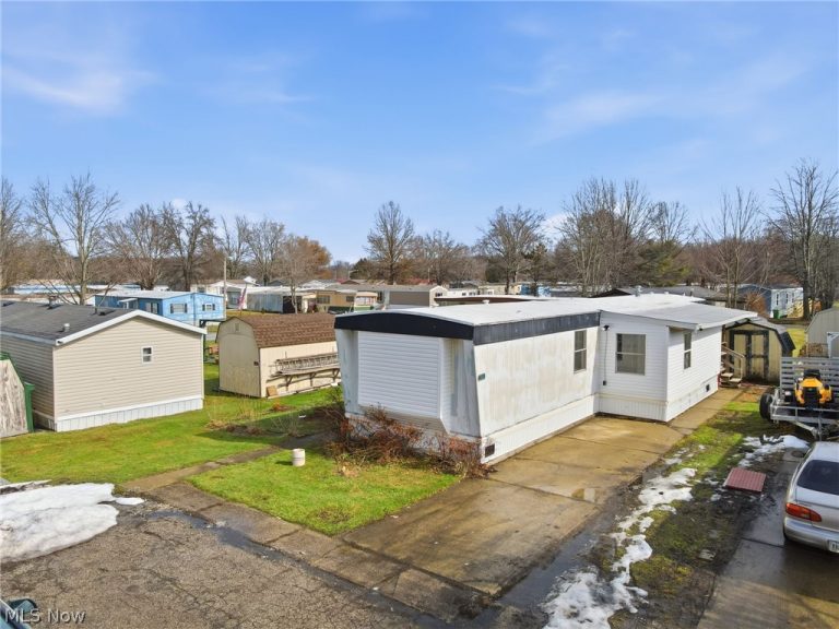 3583 Austin Road #102, Geneva, OH, 44041