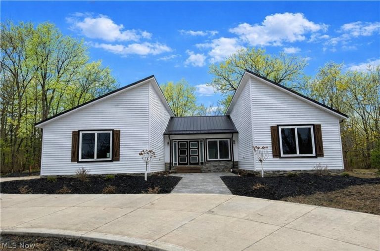 3940 Ellendale Road, Chagrin Falls, OH, 44022