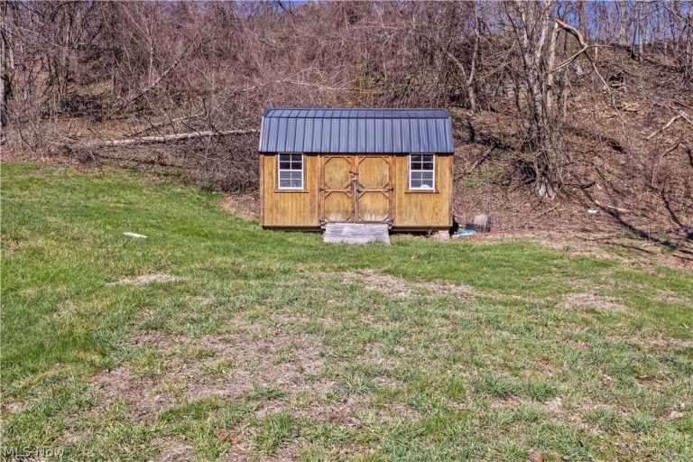 353 Weirton Avenue, Weirton, WV - Photo 6