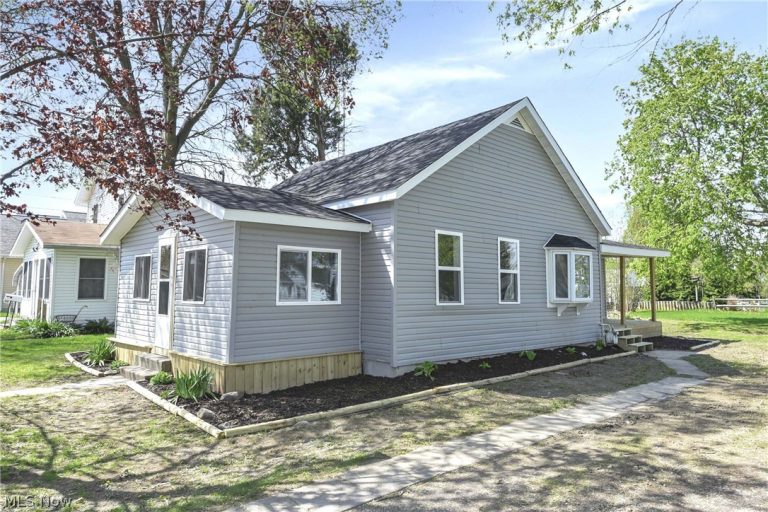 506 Washington Street, Port Clinton, OH - Photo 6