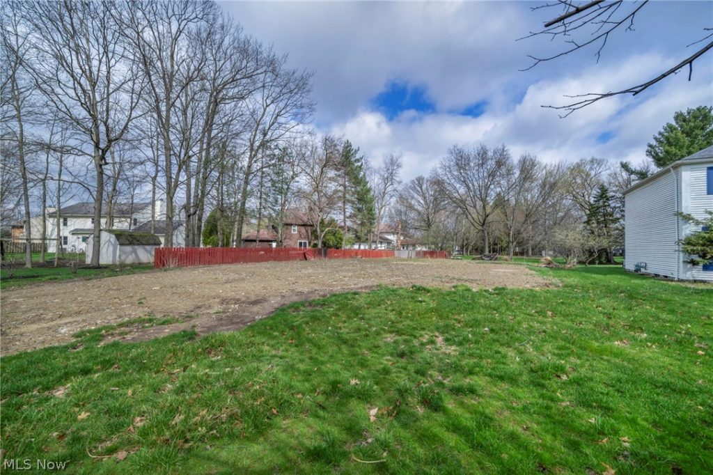 20792 Sandalwood Lane, Strongsville, OH