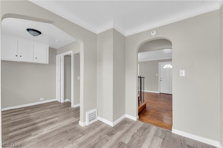 21303 Kenyon Drive, Maple Heights, OH - Photo 8