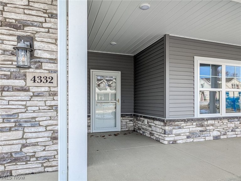 4332 Evergreen Court, North Canton, OH - Photo 3