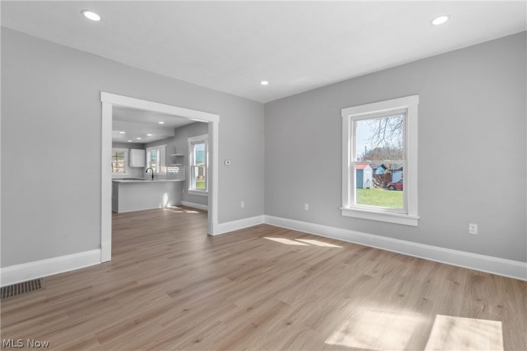 42 Ohio Street, Navarre, OH - Photo 4