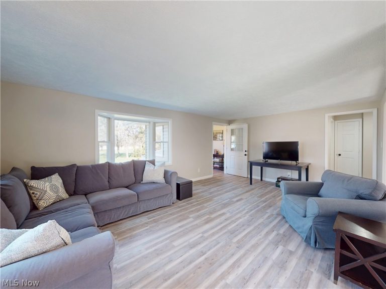 310 Bissell Road, Aurora, OH - Photo 6