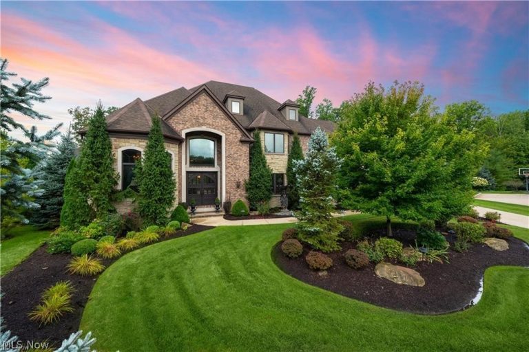 3600 Oxford Circle, Westlake, OH, 44145