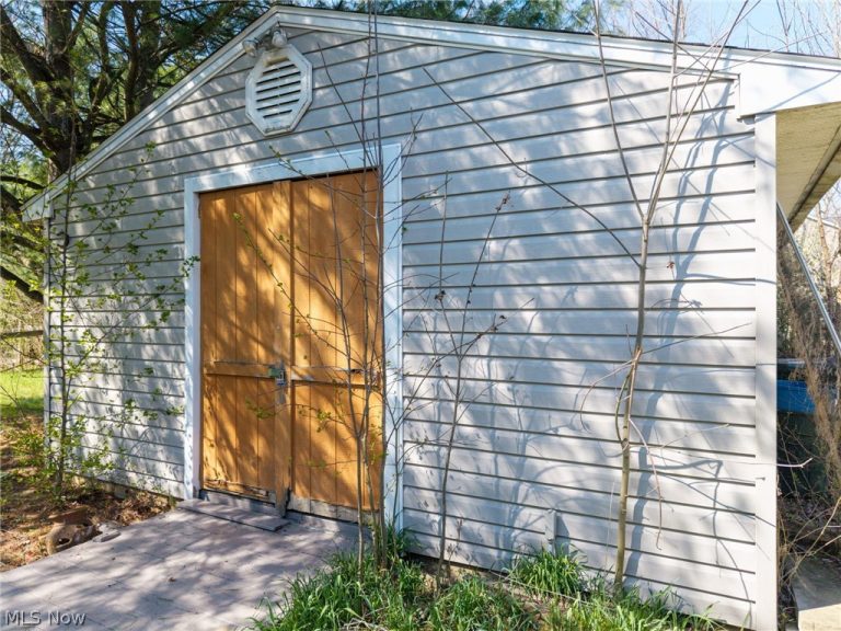 4942 Lear Nagle Road, North Ridgeville, OH - Photo 8