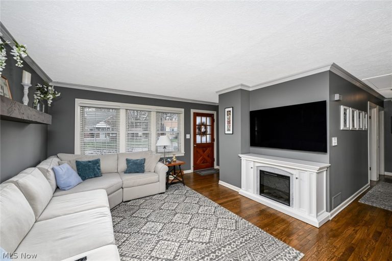 169 Kempton Drive, Berea, OH - Photo 4