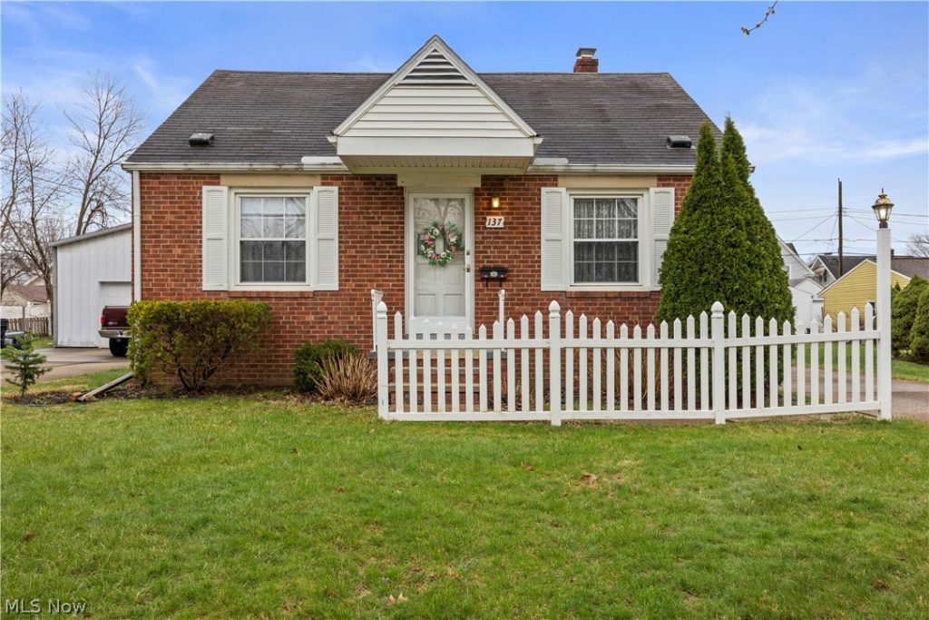 137 Lafayette Street, Elyria, OH