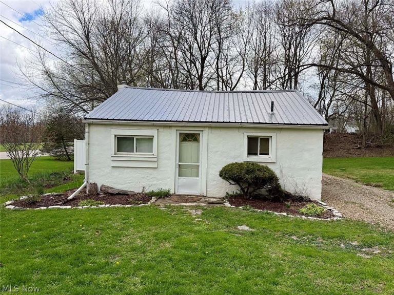 1610 Connecticut Avenue, Massillon, OH - Photo 2