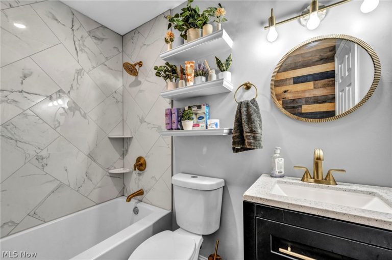 120 Roshon Drive, Medina, OH - Photo 8