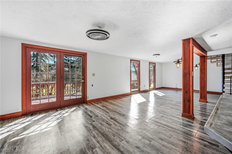 1511 Lake Front Drive, Salem, OH - Photo 6