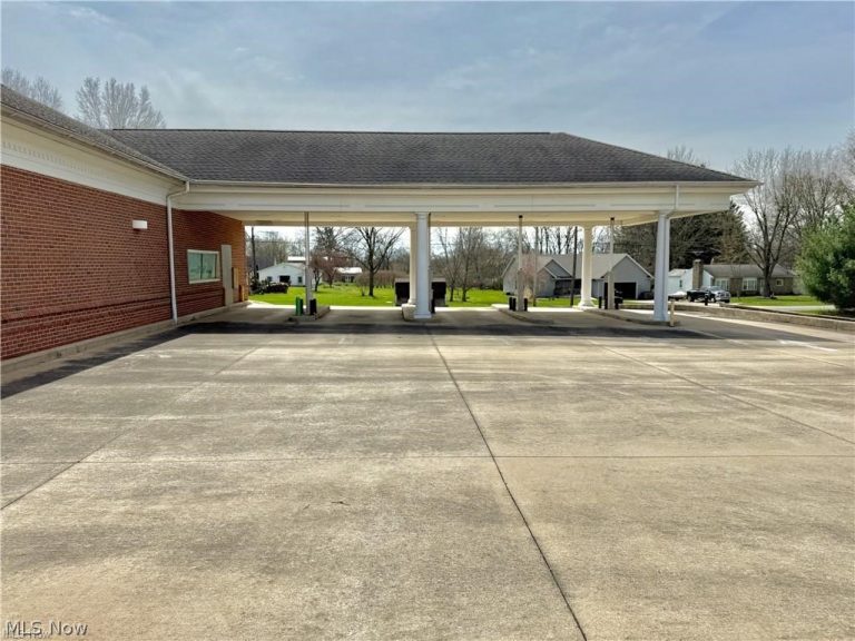 6020 Manchester Road, Akron, OH - Photo 4