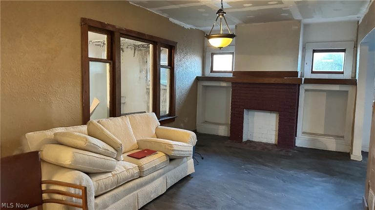 12628 Iroquois Avenue, Cleveland, OH - Photo 4