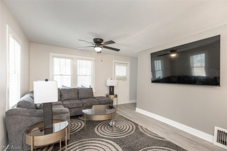 3782 Edgepark Drive, Akron, OH - Photo 6