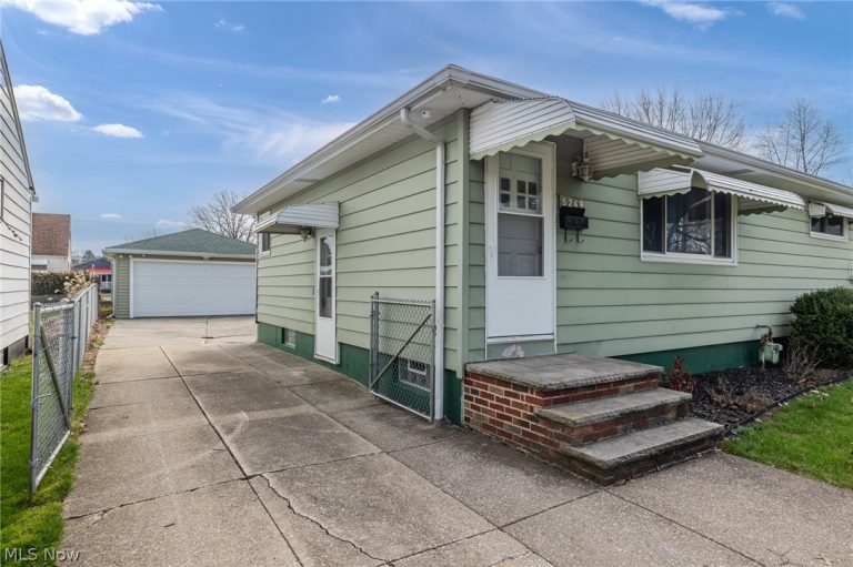 5249 150th Street, Brook Park, OH - Photo 4