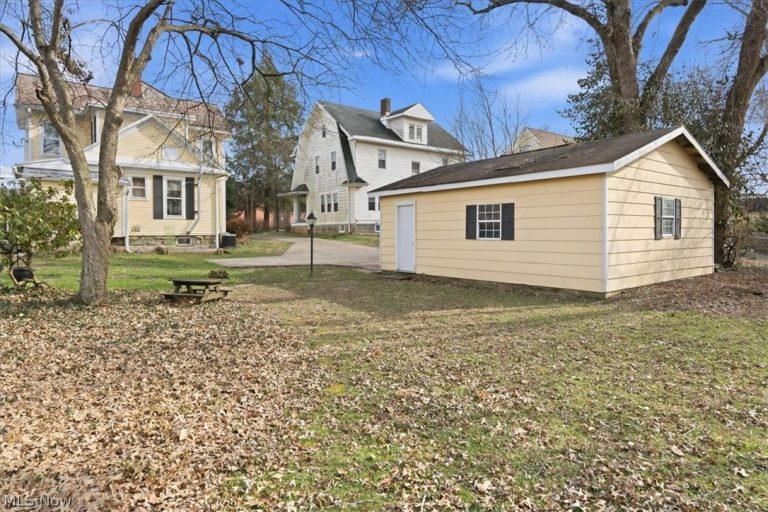 4405 Grand Central Avenue, Vienna, WV - Photo 8